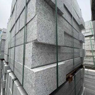 吉林省芝麻白路牙石 马路牙子