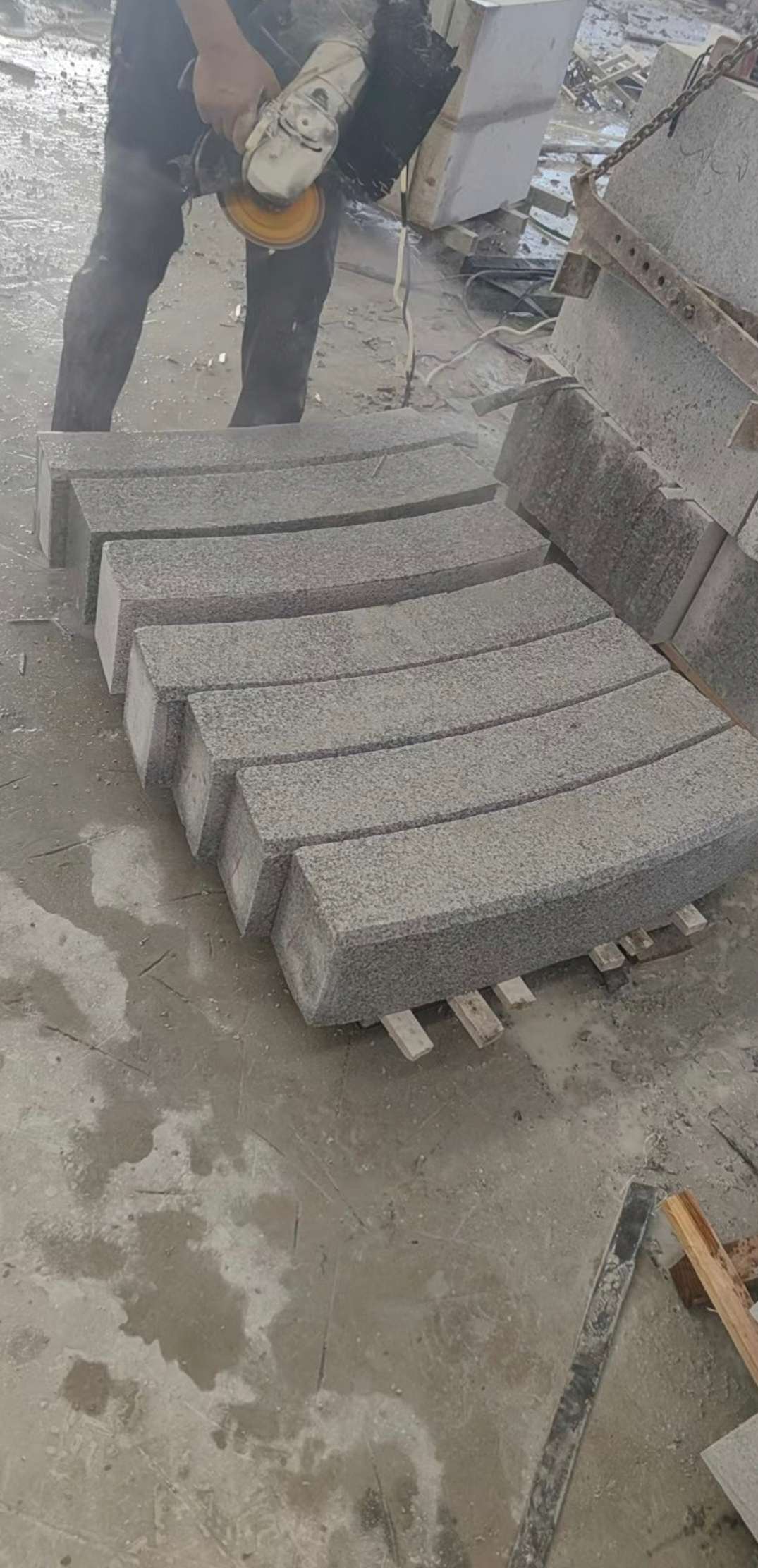 吉林省芝麻白弧形路牙石