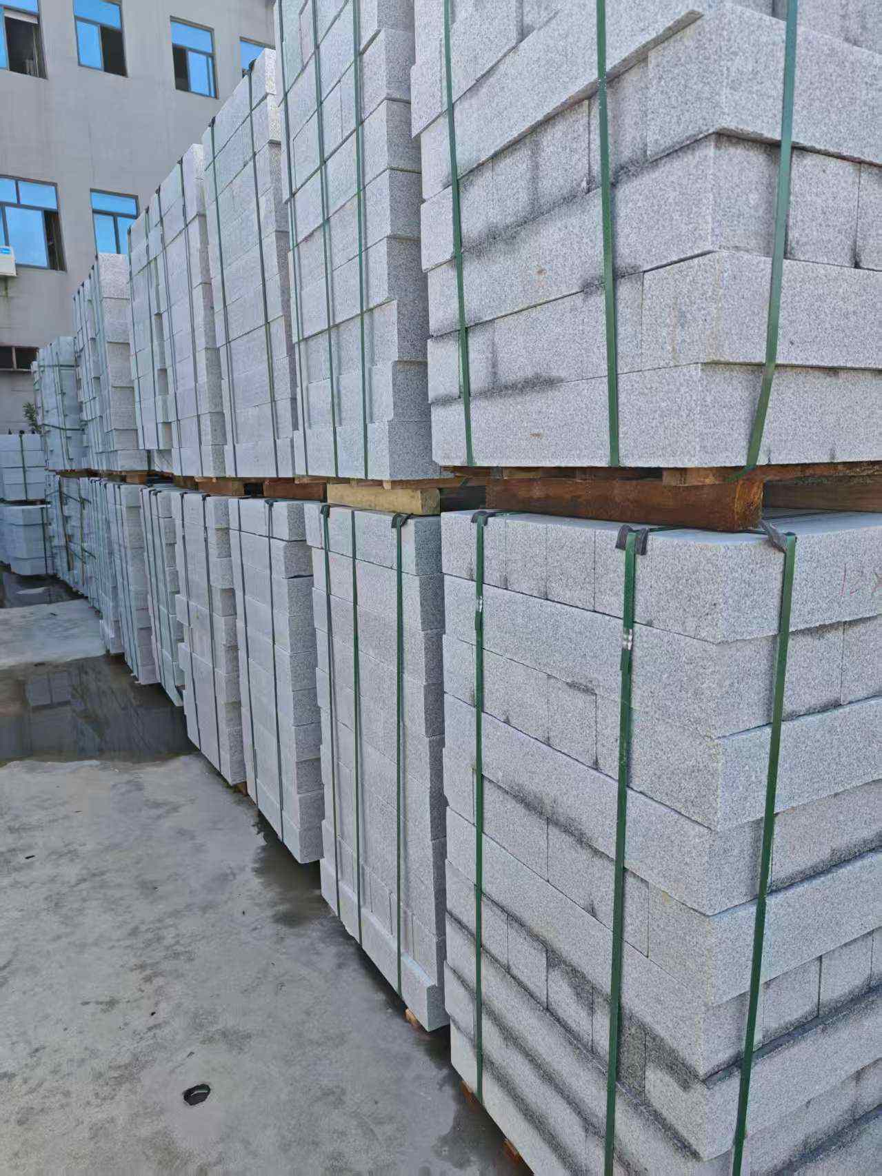 吉林省芝麻白路牙石，路侧石