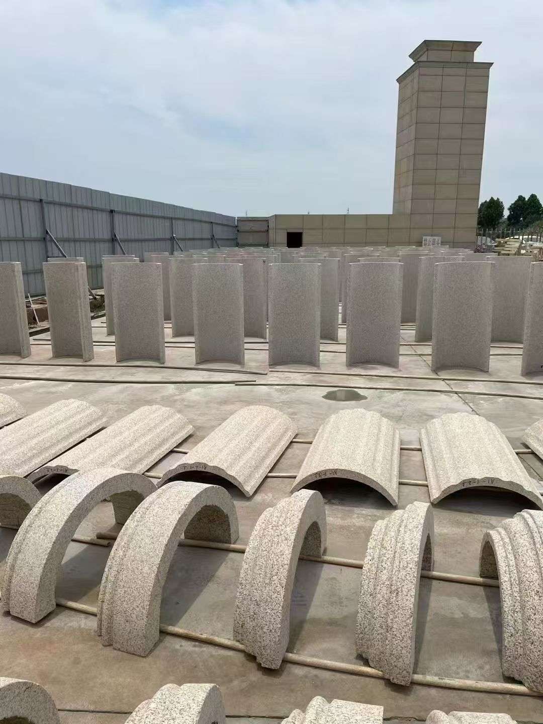 吉林省黄金麻别墅柱皮 异形 线条定制