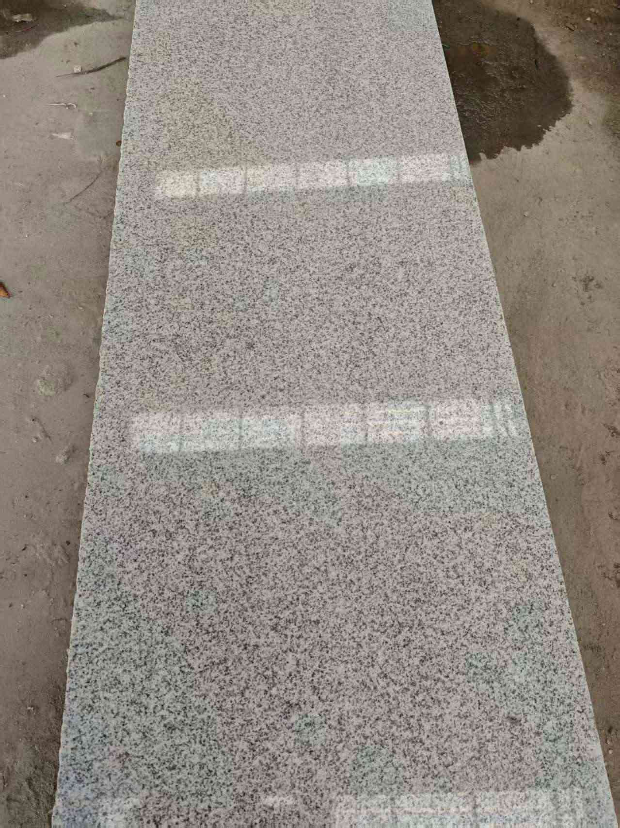 吉林省芝麻白光面毛板